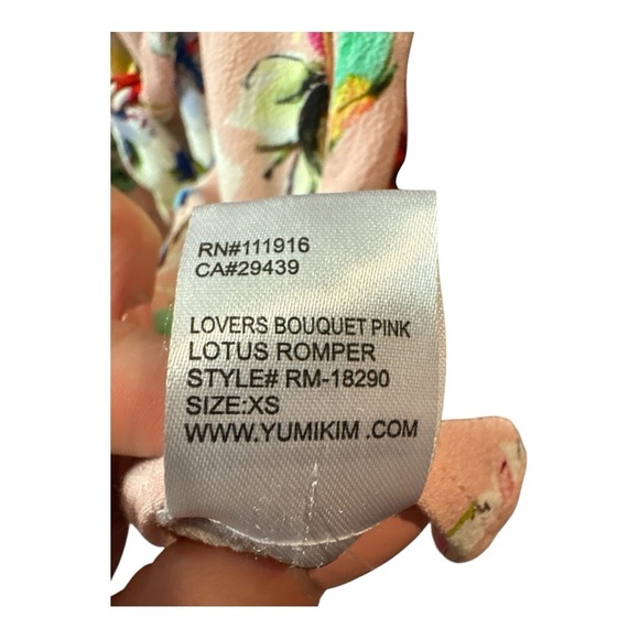 YUMI KIM Lotus Romper in Lovers Bouquet Pink Romantic Floral Lightweight Sz XS - Picture 9 of 9